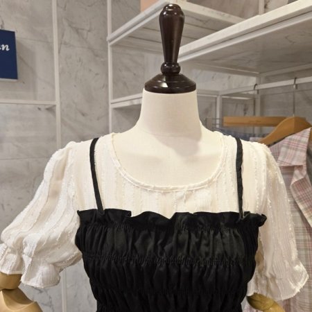 스모크 셔링 블라우스