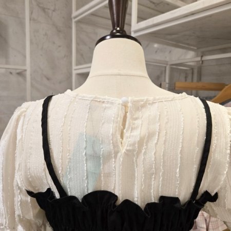 스모크 셔링 블라우스