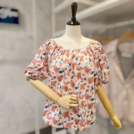 셔링 넥 프린트 블라우스