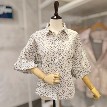 잔꽃 벌룬 카라 셔츠