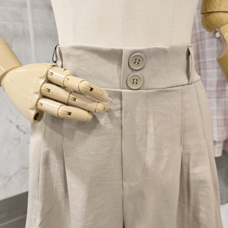 투버튼 장식 반바지