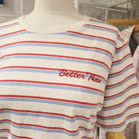 레터링 스트라이프 라운드 티셔츠