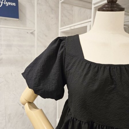 스퀘어넥 퍼프 블라우스