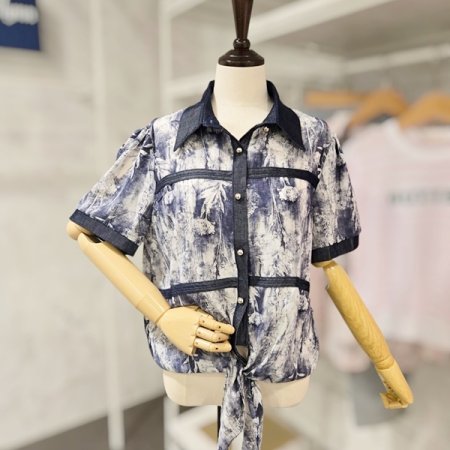 꼬임 배색 카라 블라우스