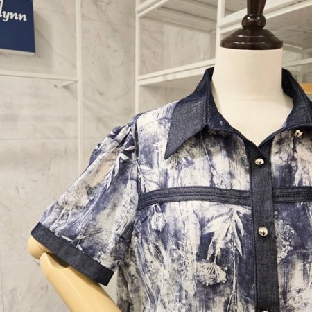 꼬임 배색 카라 블라우스