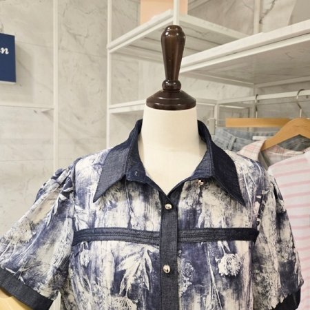 꼬임 배색 카라 블라우스