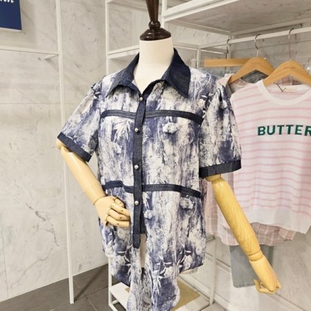 꼬임 배색 카라 블라우스