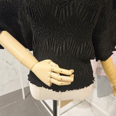 물결 플리츠 티셔츠