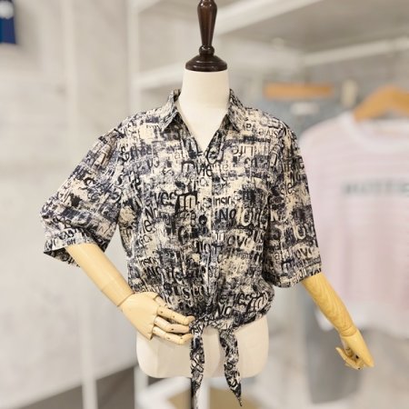 영문 프린팅 블라우스