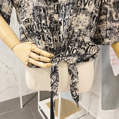 영문 프린팅 블라우스