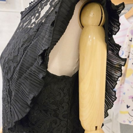 양 러플 레이스 블라우스