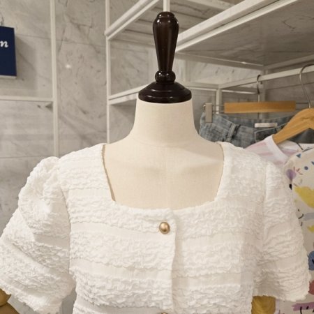 스퀘어넥 블라우스