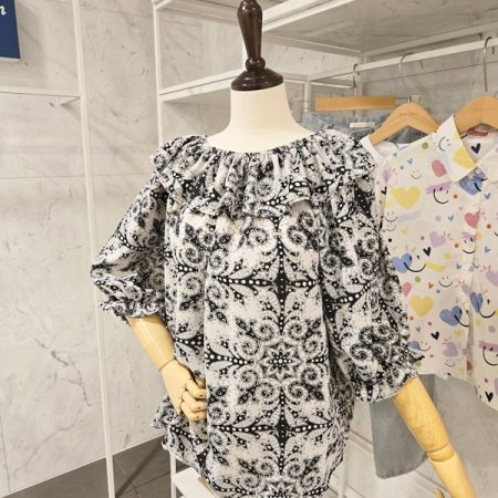 페이즐리 숄더 블라우스