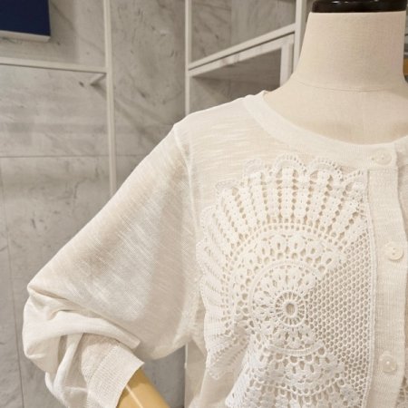 꽃펀칭 라운드 가디건