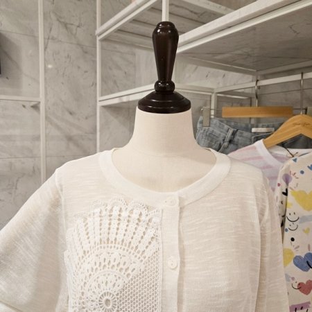 꽃펀칭 라운드 가디건