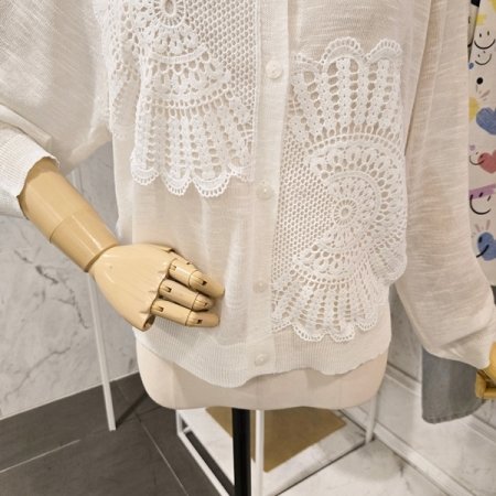 꽃펀칭 라운드 가디건