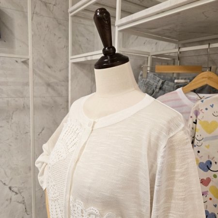 꽃펀칭 라운드 가디건