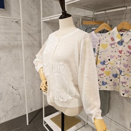 꽃펀칭 라운드 가디건