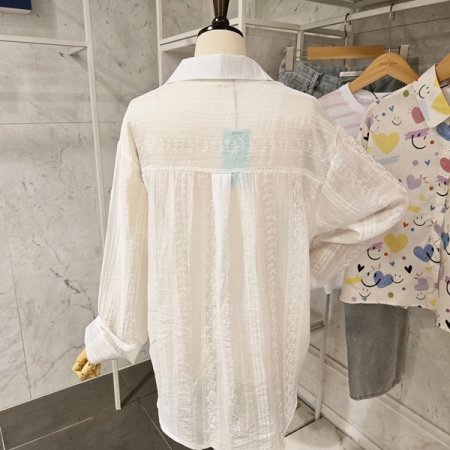 플라워 자수 블라우스