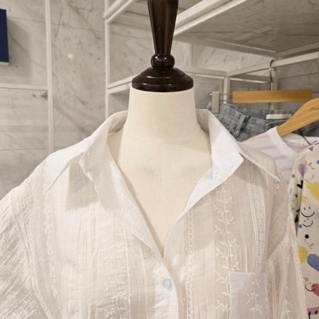 플라워 자수 블라우스