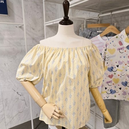 잔꽃 숄더 블라우스