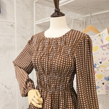 패턴 셔링 라운드 원피스