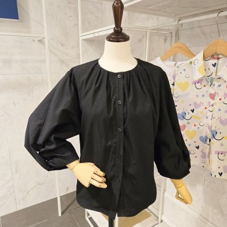 핀턱 라운드 블라우스