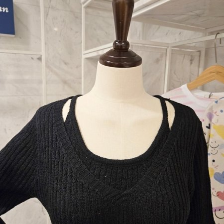 끈 긴팔 부클 니트