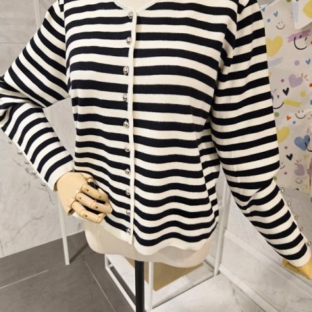 장식 스트라이프 브이넥 가디건