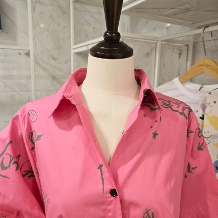 영문 레터링 핀턱 셔츠