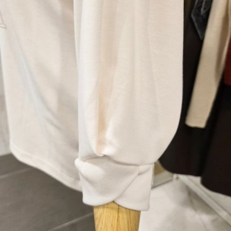 써클 레터링 7부소매 티셔츠