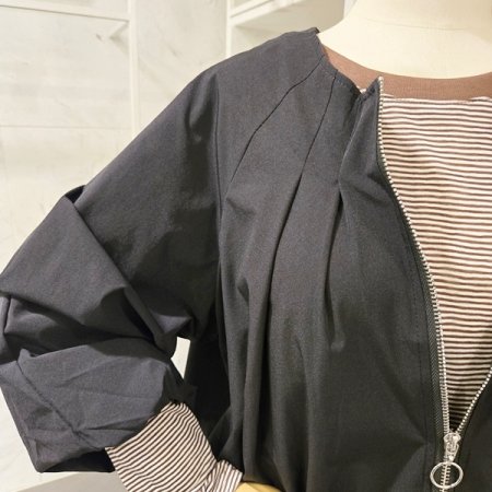 볼륨 핀턱 집업 점퍼