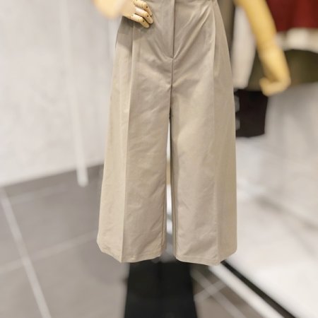 뒷밴딩 단추 통 와이드 팬츠