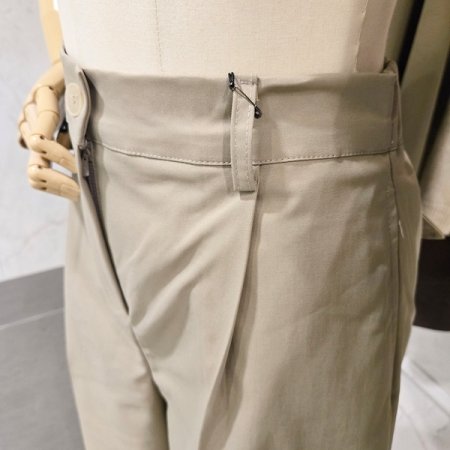 뒷밴딩 단추 통 와이드 팬츠