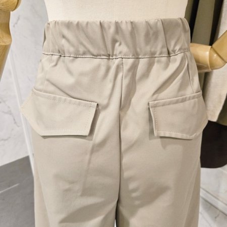 뒷밴딩 단추 통 와이드 팬츠