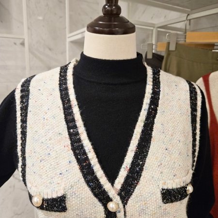 진주 단추 니트 베스트