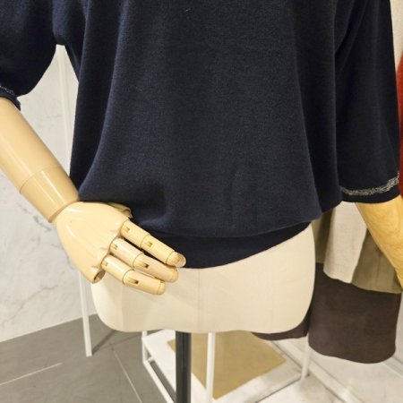 글리터 포인트 브이넥 니트