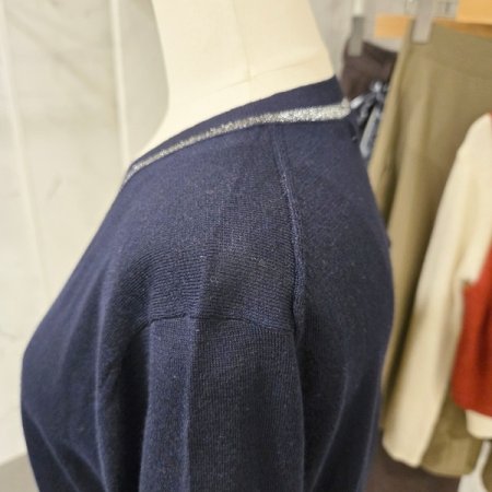 글리터 포인트 브이넥 니트