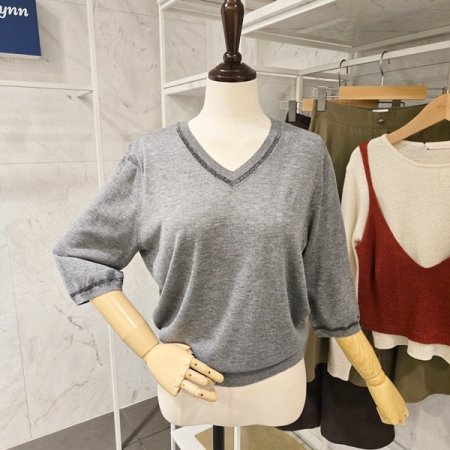 글리터 포인트 브이넥 니트