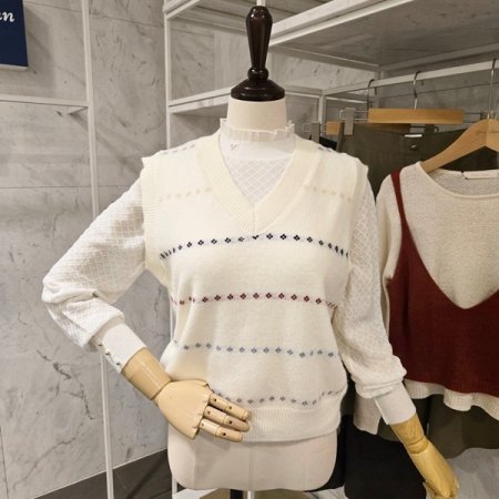 미니 패턴 브이넥 니트 베스트