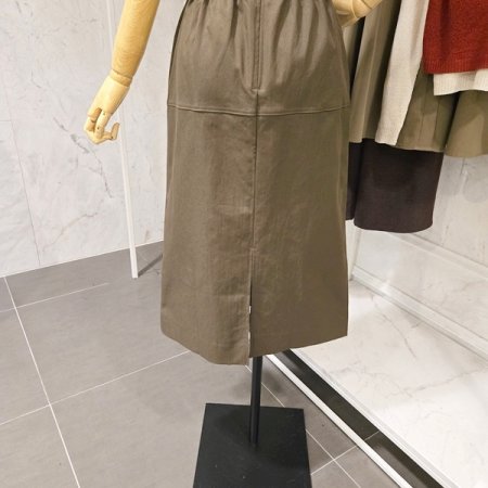 뒷트임 밴딩 지퍼 스커트