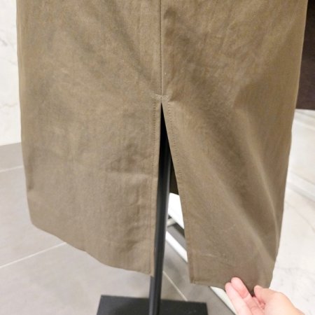 뒷트임 밴딩 지퍼 스커트