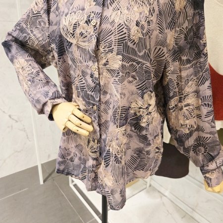 플라워 자수 카라 블라우스