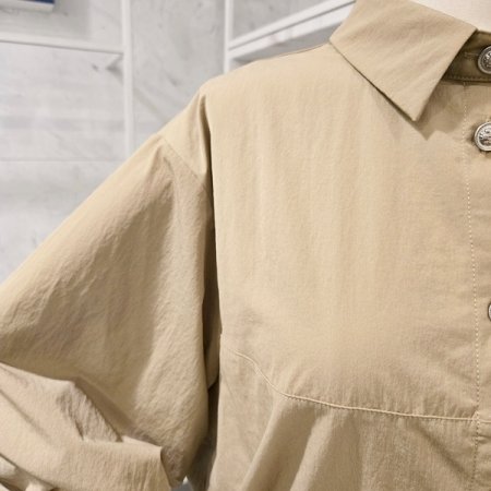 벌룬 핀턱 소매 블라우스