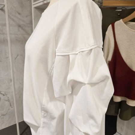 핀턱 소매 배색 맨투맨