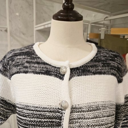 그라데이션 라운드 가디건