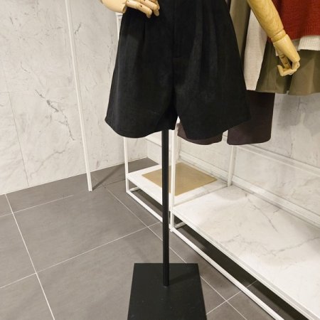 핀턱 코듀로이 반바지