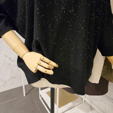 장식 라운드 루즈핏 니트