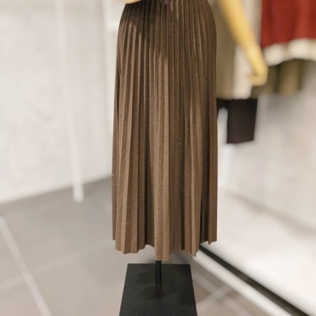 비쥬 장식 플리츠 스커트