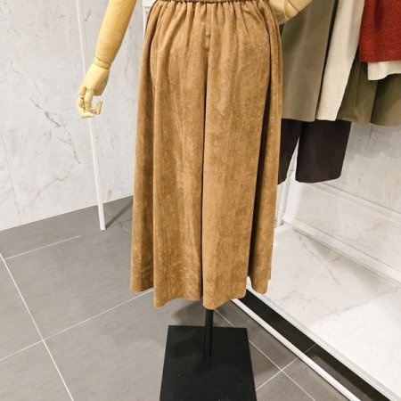 스웨이드 펀칭 스커트